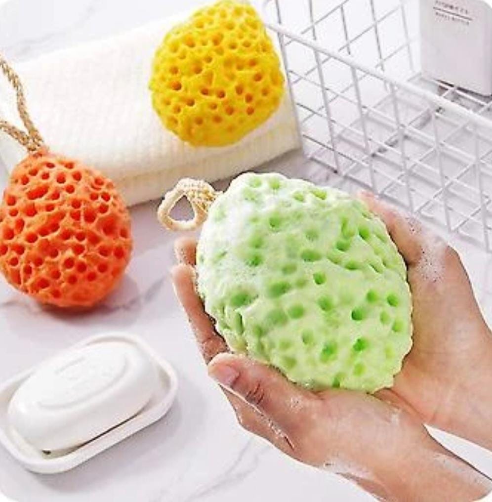 ESPONJA CHICA 10CM CRATER CON CUERDA PARA COLGAR COLORES VARIOS EN BOLSA KC59194